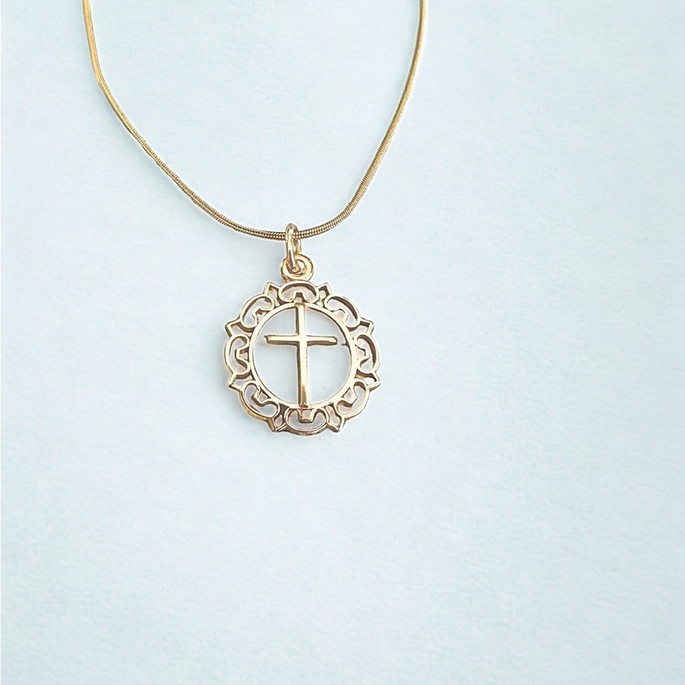 Rembrandt Filigree Cross Charm
14K Yellow Gold